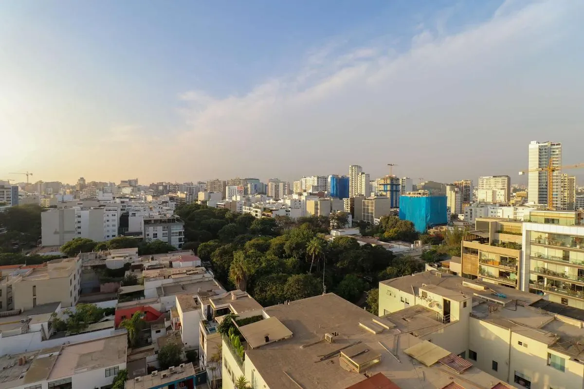 Upscale 2BR Duplex w/ Balcony in Miraflores