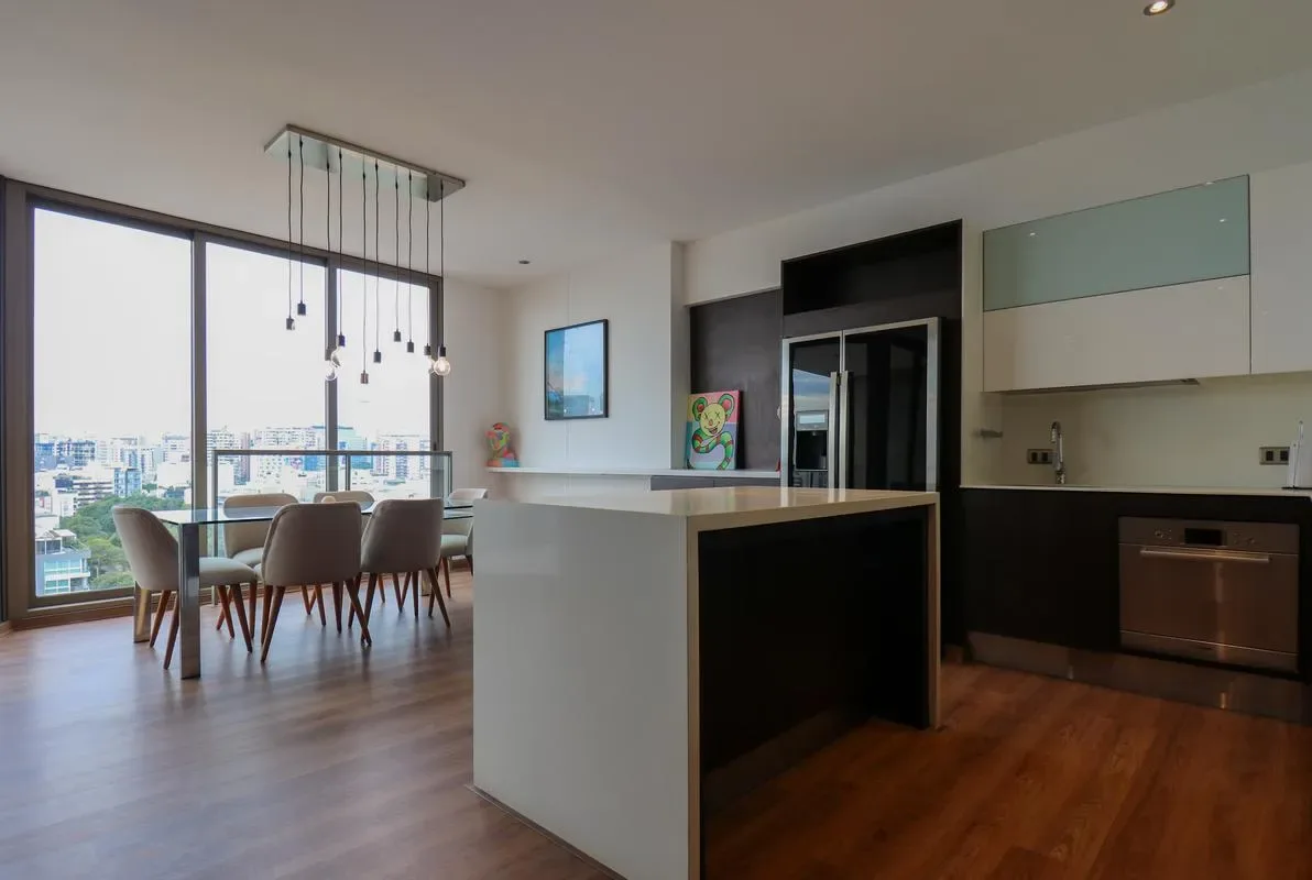 Upscale 2BR Duplex w/ Balcony in Miraflores