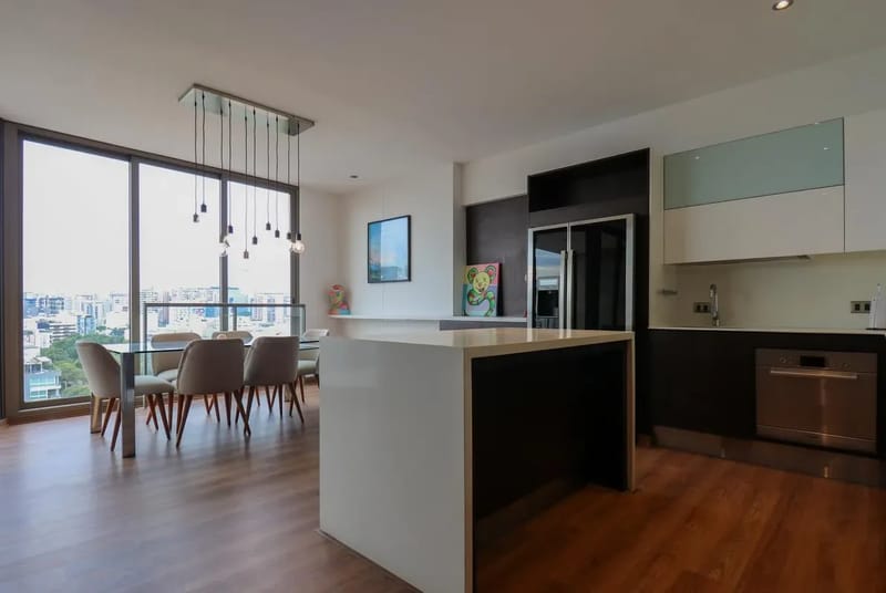 Upscale 2BR Duplex w/ Balcony in Miraflores