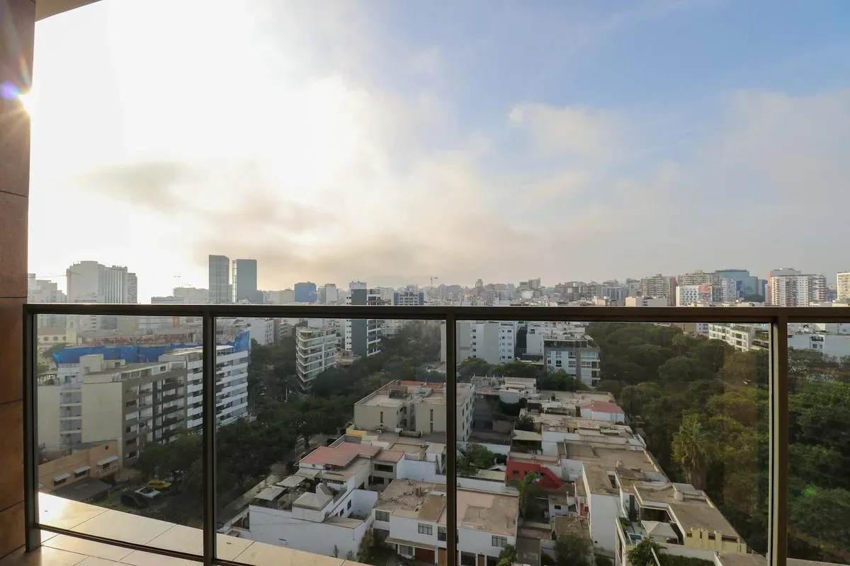 Upscale 2BR Duplex w/ Balcony in Miraflores