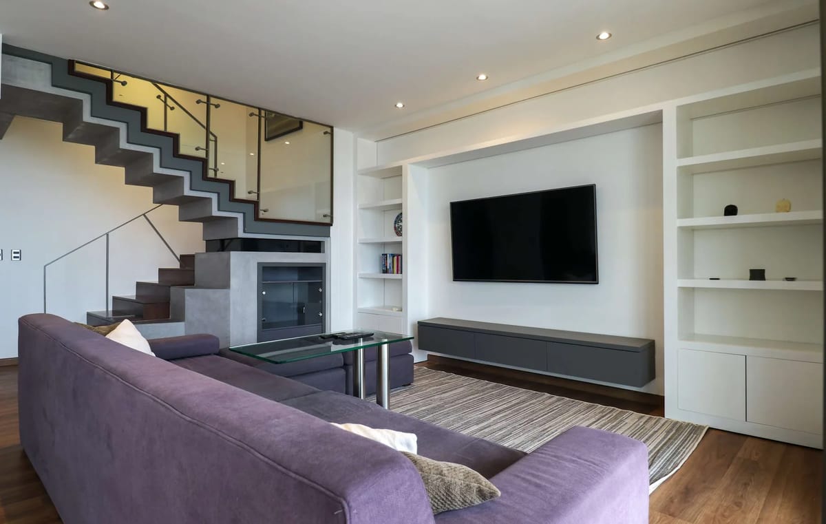 Upscale 2BR Duplex w/ Balcony in Miraflores