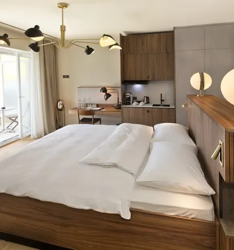 Habitación de hotel con vistas al lago