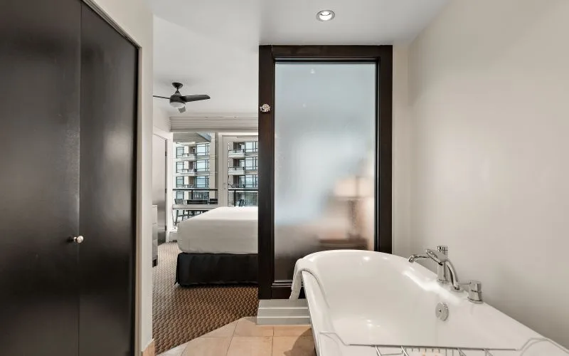One Bedroom Luxury Suite