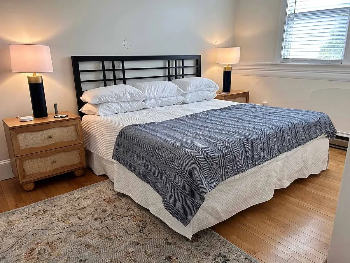 Rooms Eight/Nine suite
