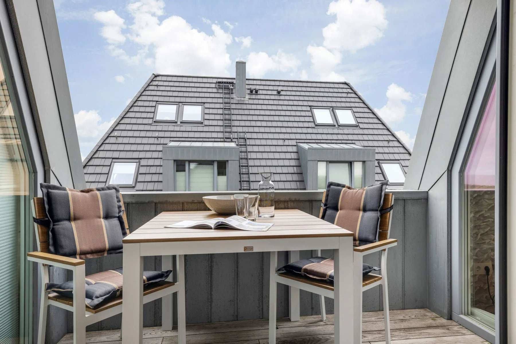 Strandnah gelegenes, sehr komfortables 3-Raum-Appartement im Ober & Dachgeschoss