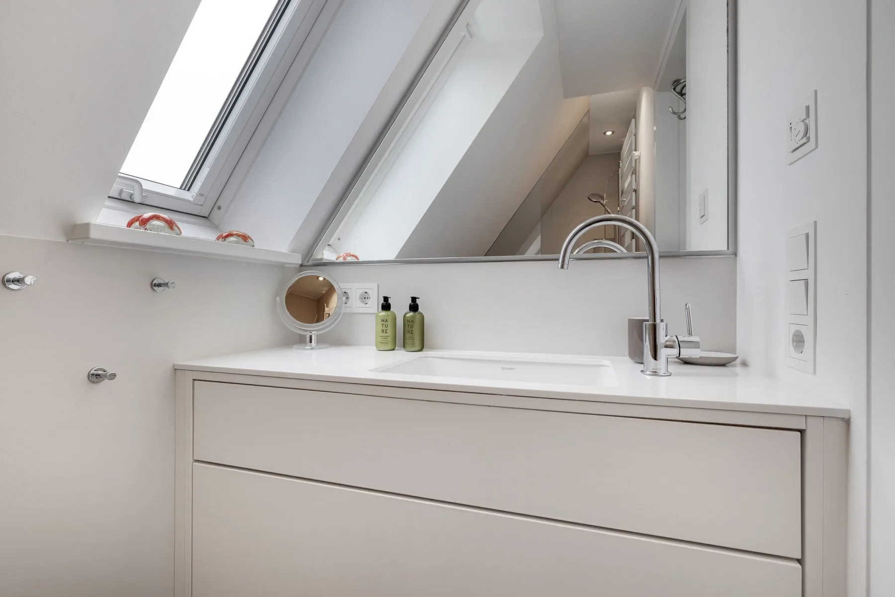 Strandnah gelegenes, sehr komfortables 3-Raum-Appartement im Ober & Dachgeschoss