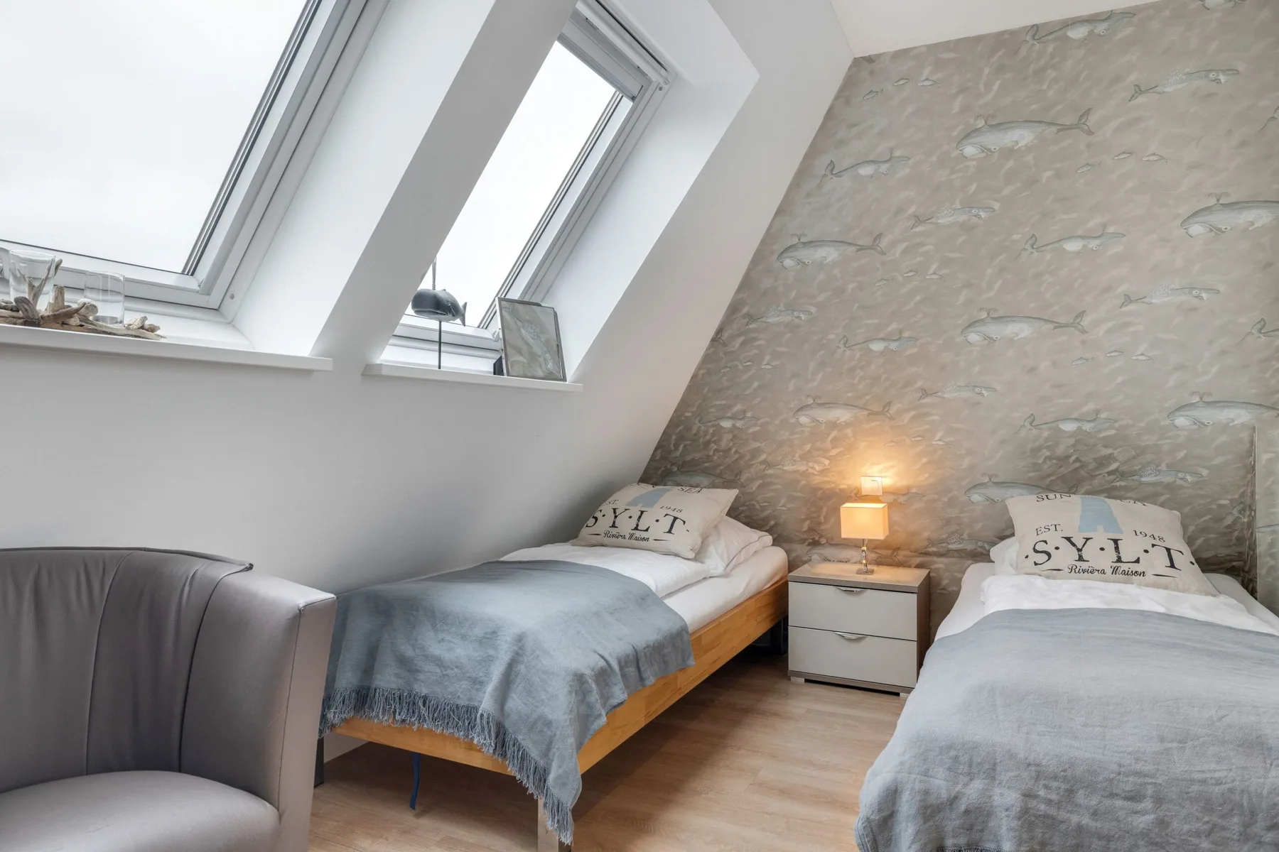 Strandnah gelegenes, sehr komfortables 3-Raum-Appartement im Ober & Dachgeschoss
