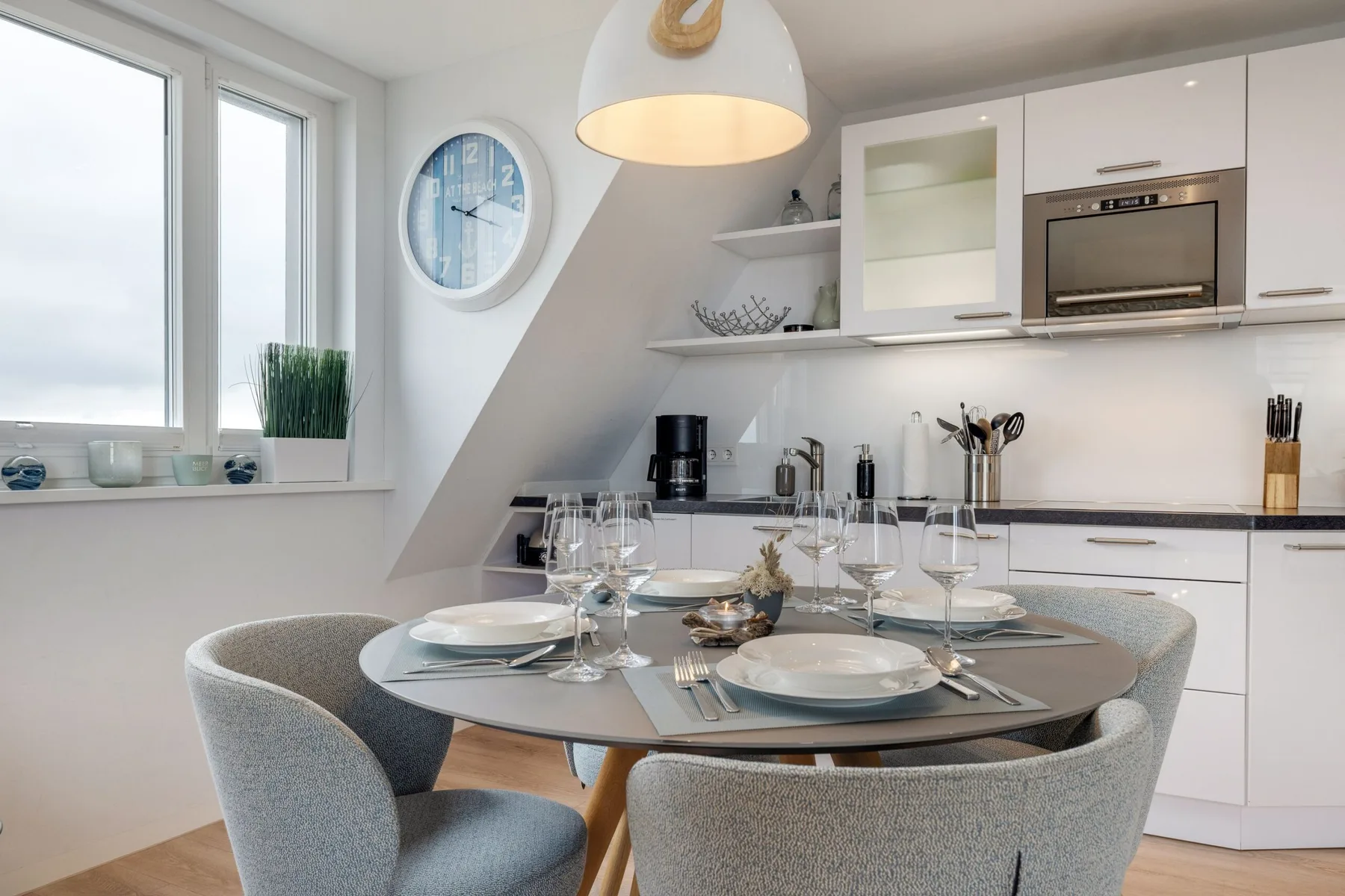 Strandnah gelegenes, sehr komfortables 3-Raum-Appartement im Ober & Dachgeschoss