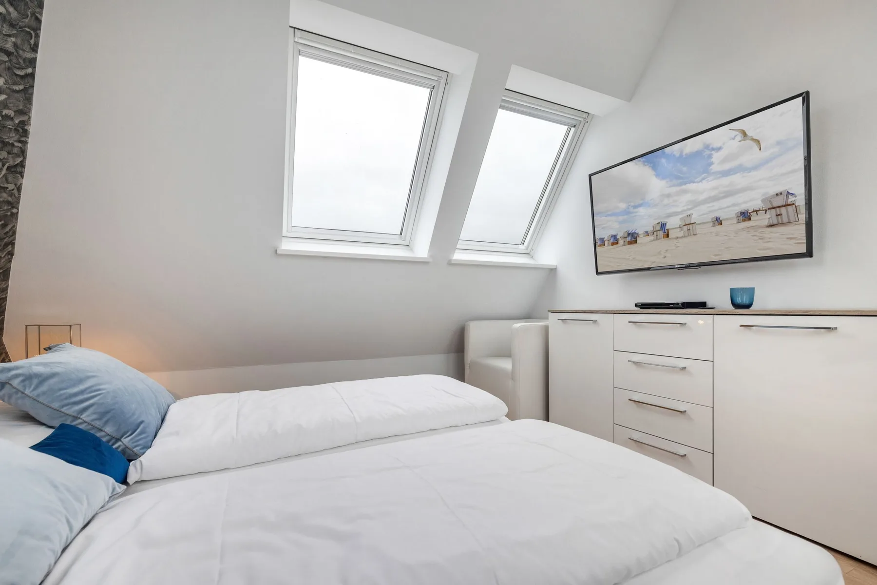 Strandnah gelegenes, sehr komfortables 3-Raum-Appartement im Ober & Dachgeschoss