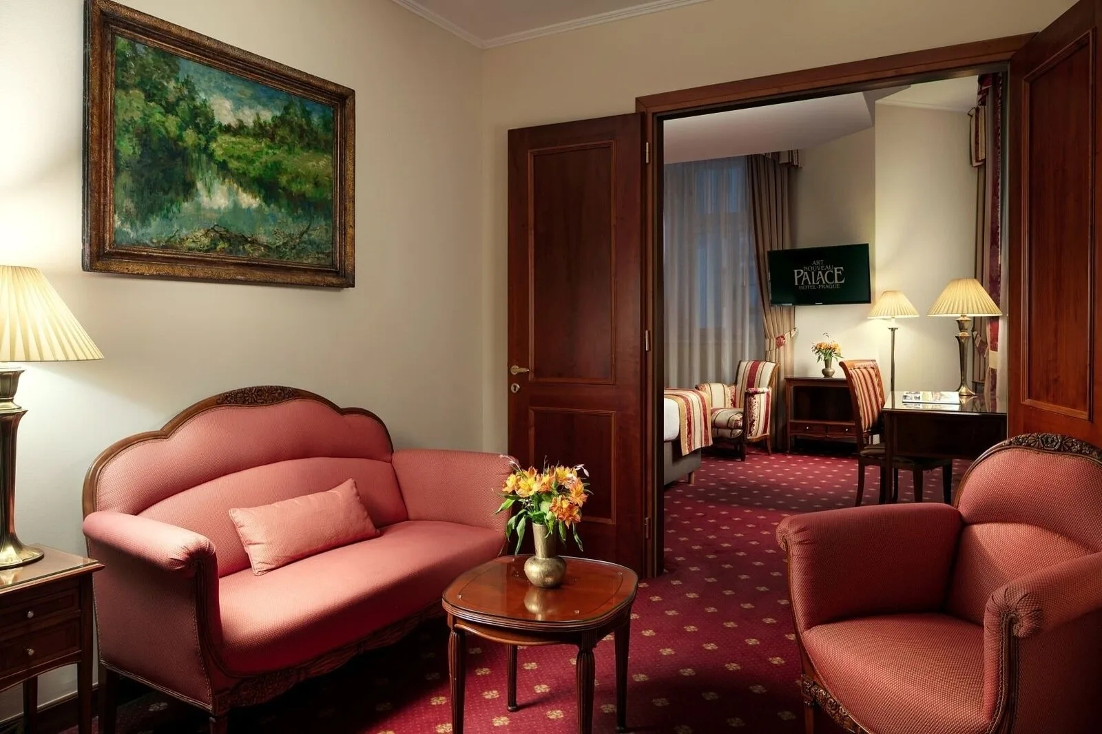 Zona de estar de la suite Art Nouveau
