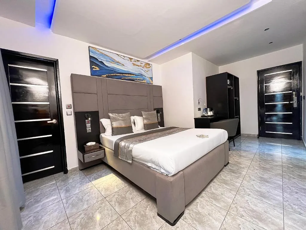 Habitación ejecutiva en el Hotel Exotic Plaza, Douala