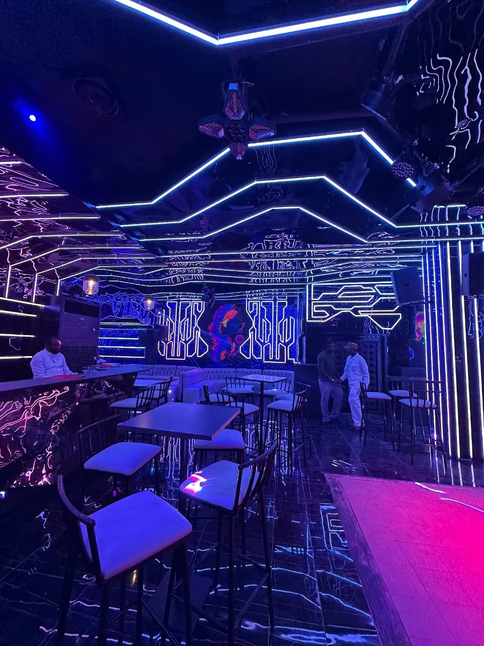 Discoteca en el Hotel Exotic Plaza
