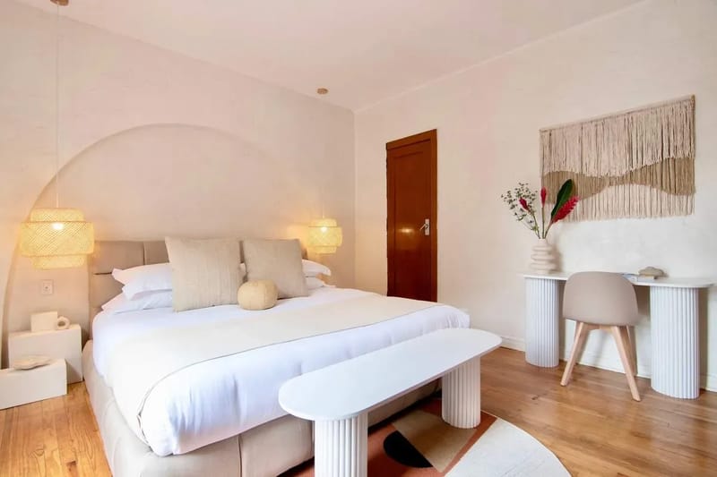 Comfortable 7BR Home with Cozy Terrace