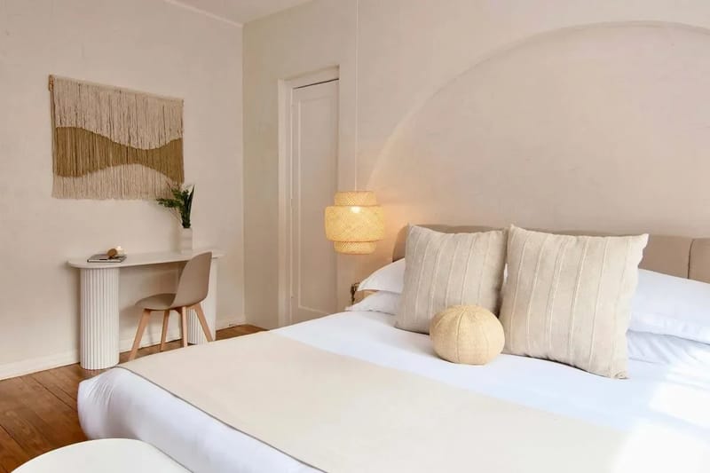 Comfortable 7BR Home with Cozy Terrace