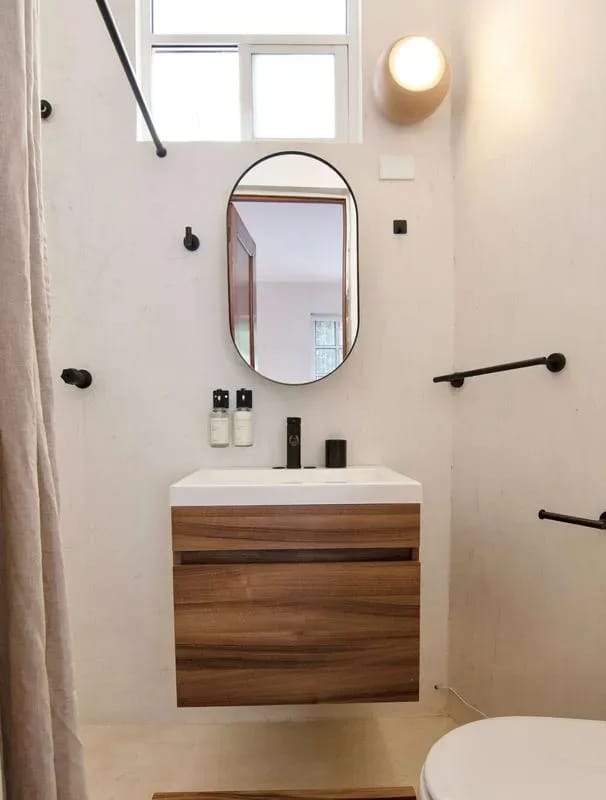 Comfortable 7BR Home with Cozy Terrace