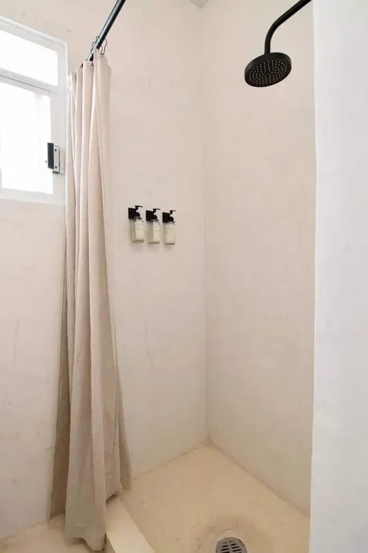 Comfortable 7BR Home with Cozy Terrace