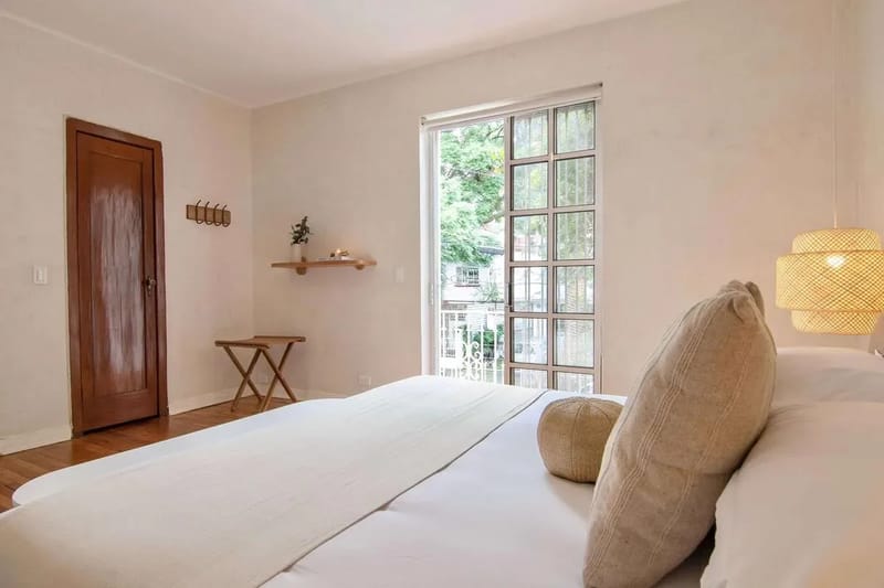 Comfortable 7BR Home with Cozy Terrace