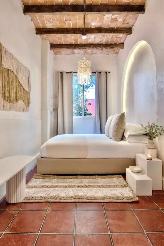 Comfortable 7BR Home with Cozy Terrace