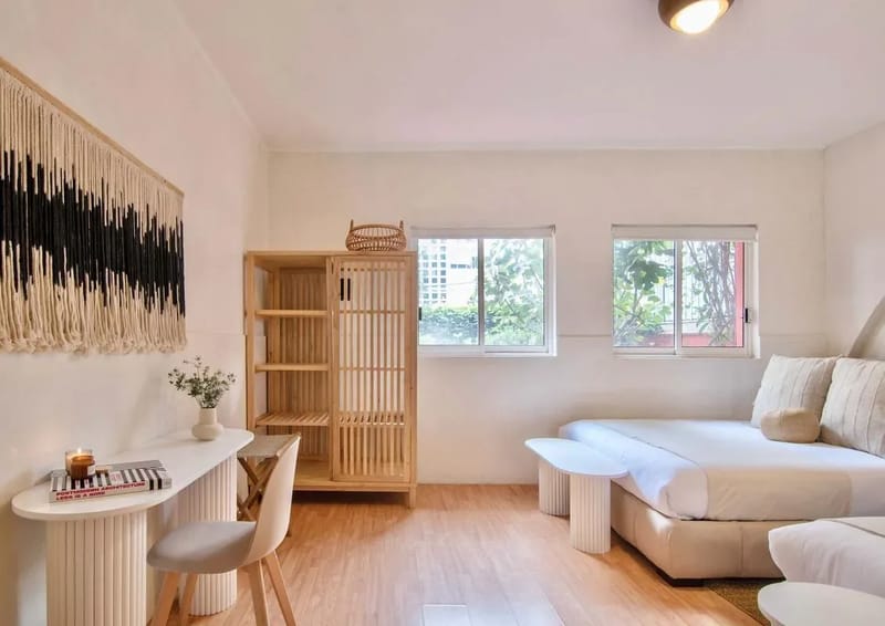 Comfortable 7BR Home with Cozy Terrace