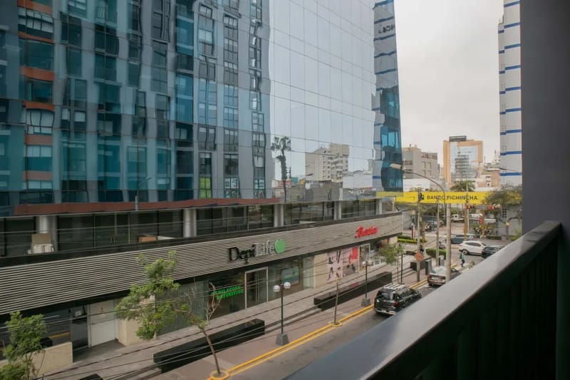 Striking 1BR Duplex in Miraflores
