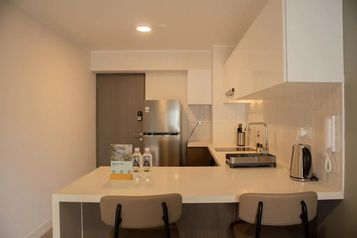Radiant 1BR w/ Private Balcony in Miraflores