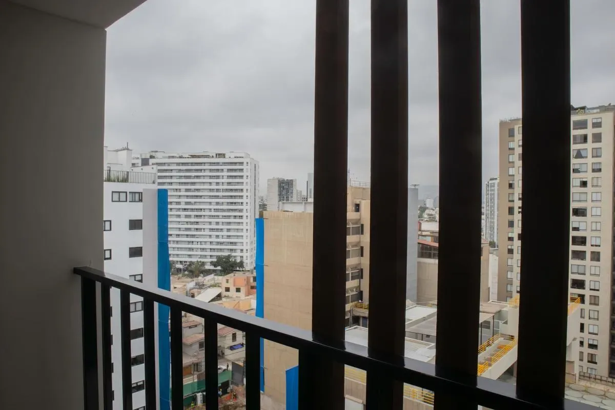 Radiant 1BR w/ Private Balcony in Miraflores