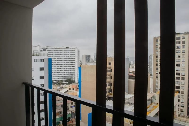Radiant 1BR w/ Private Balcony in Miraflores