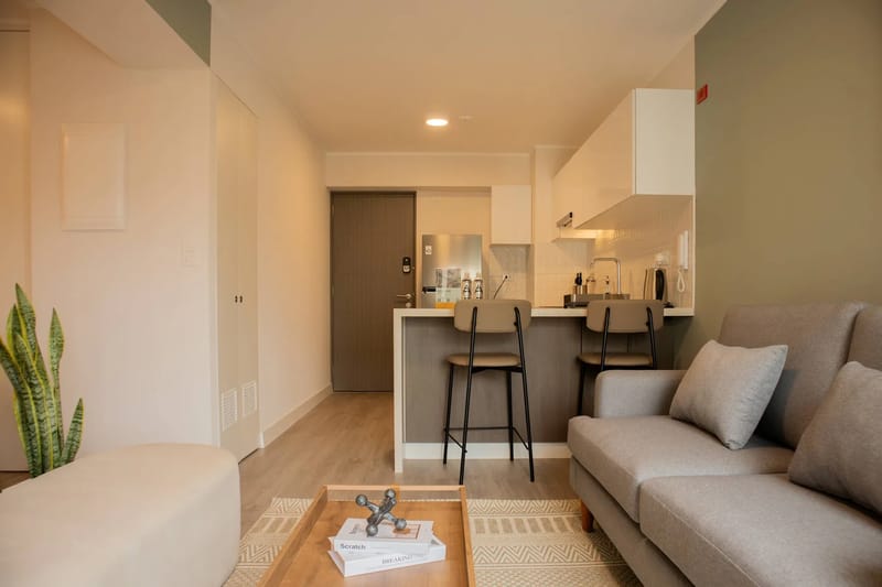 Radiant 1BR w/ Private Balcony in Miraflores