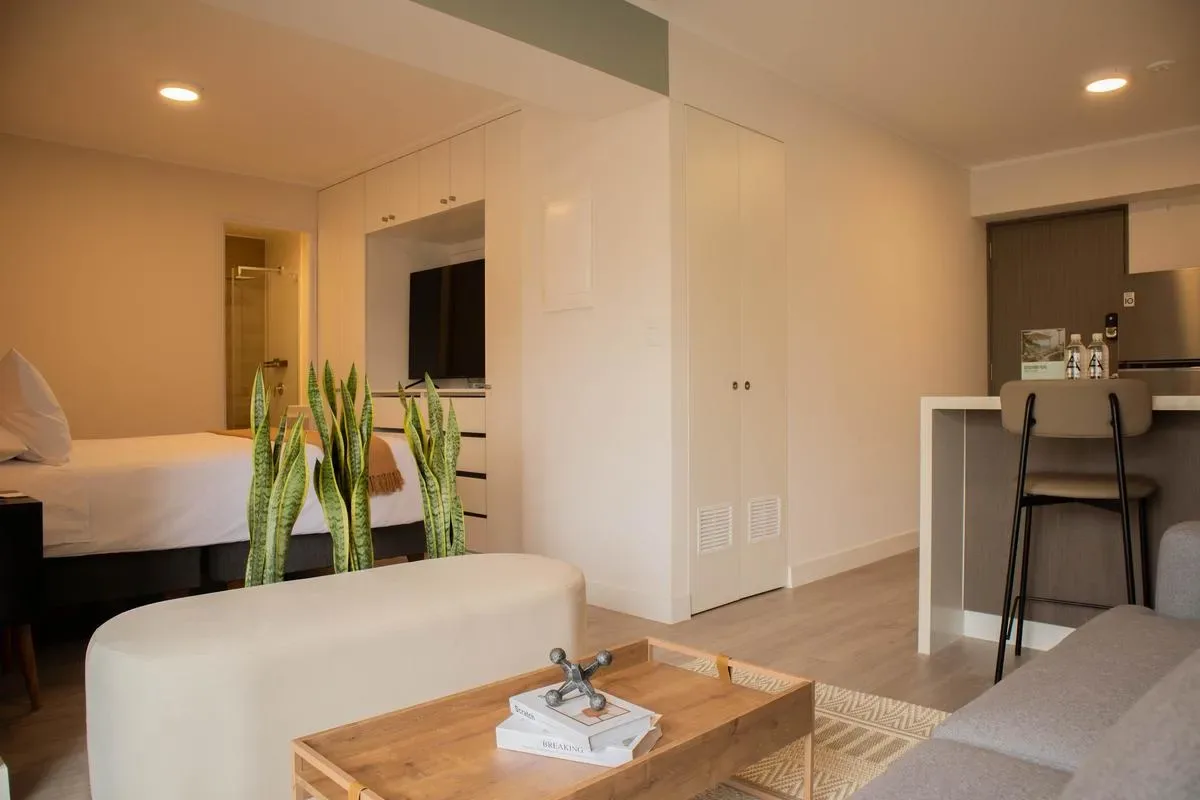 Radiant 1BR w/ Private Balcony in Miraflores