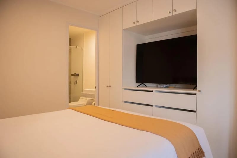 Radiant 1BR w/ Private Balcony in Miraflores
