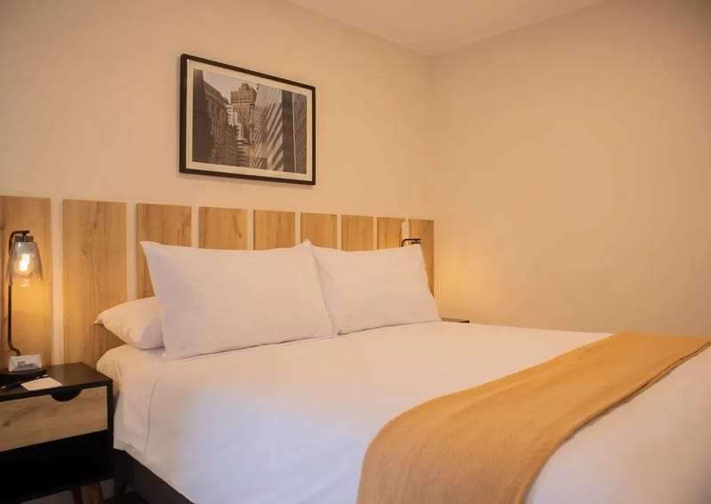 Radiant 1BR w/ Private Balcony in Miraflores