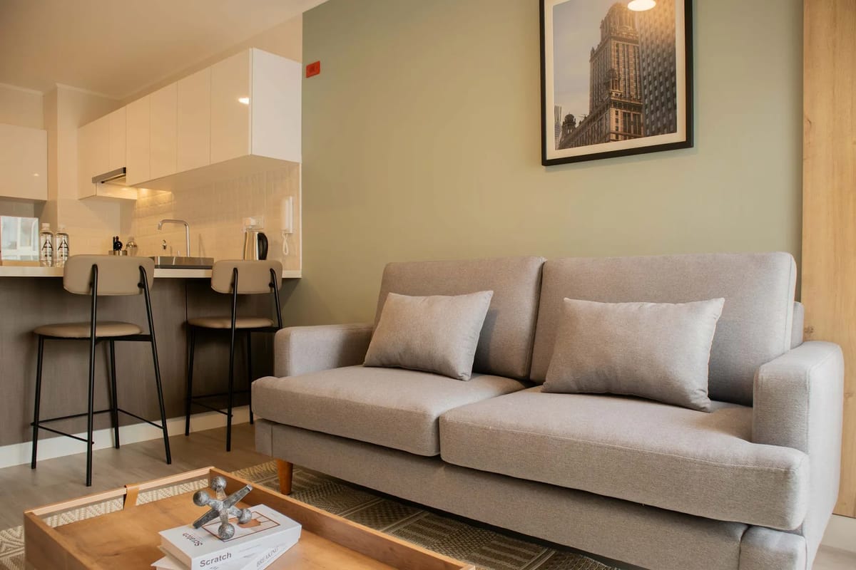 Radiant 1BR w/ Private Balcony in Miraflores