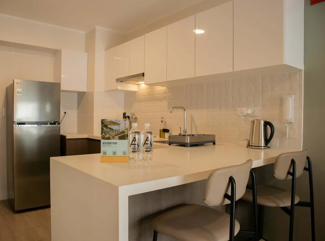 Radiant 1BR w/ Private Balcony in Miraflores