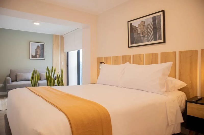 Radiant 1BR w/ Private Balcony in Miraflores