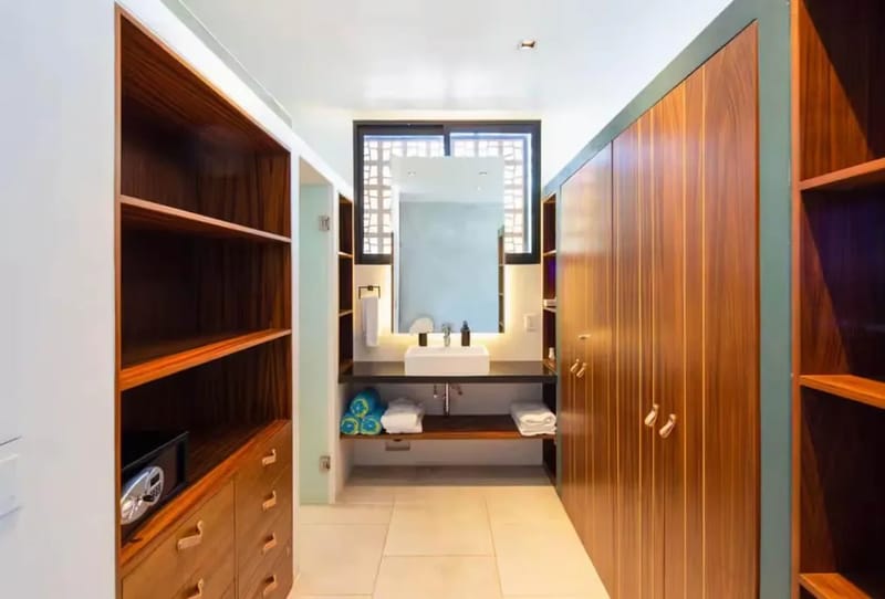 Luxury & Bright 3BR House w/ Infinity Pool