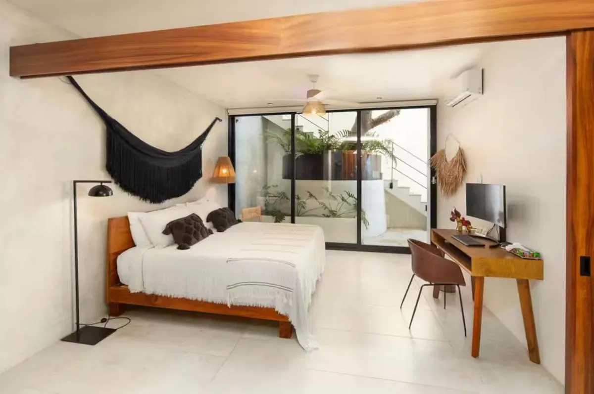 Luxury & Bright 3BR House w/ Infinity Pool