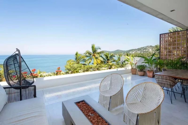 Luxury & Bright 3BR House w/ Infinity Pool