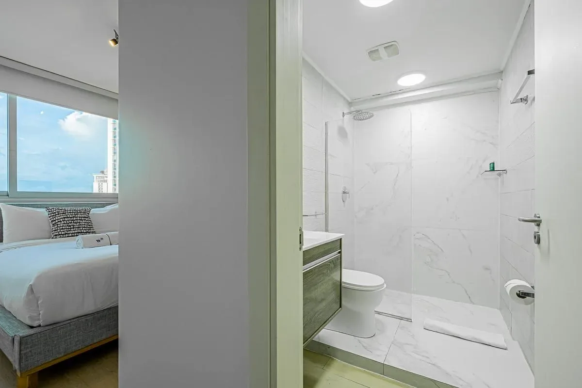 Airy 2BR in San Francisco w/ Pool