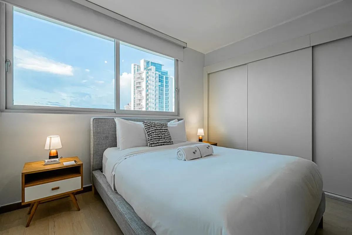 Airy 2BR in San Francisco w/ Pool