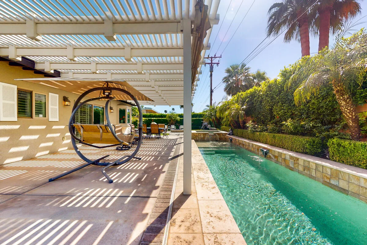 Sunny Dunes Oasis