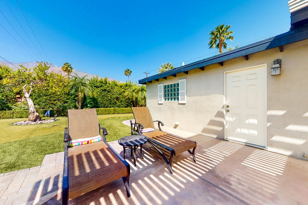 Sunny Dunes Oasis