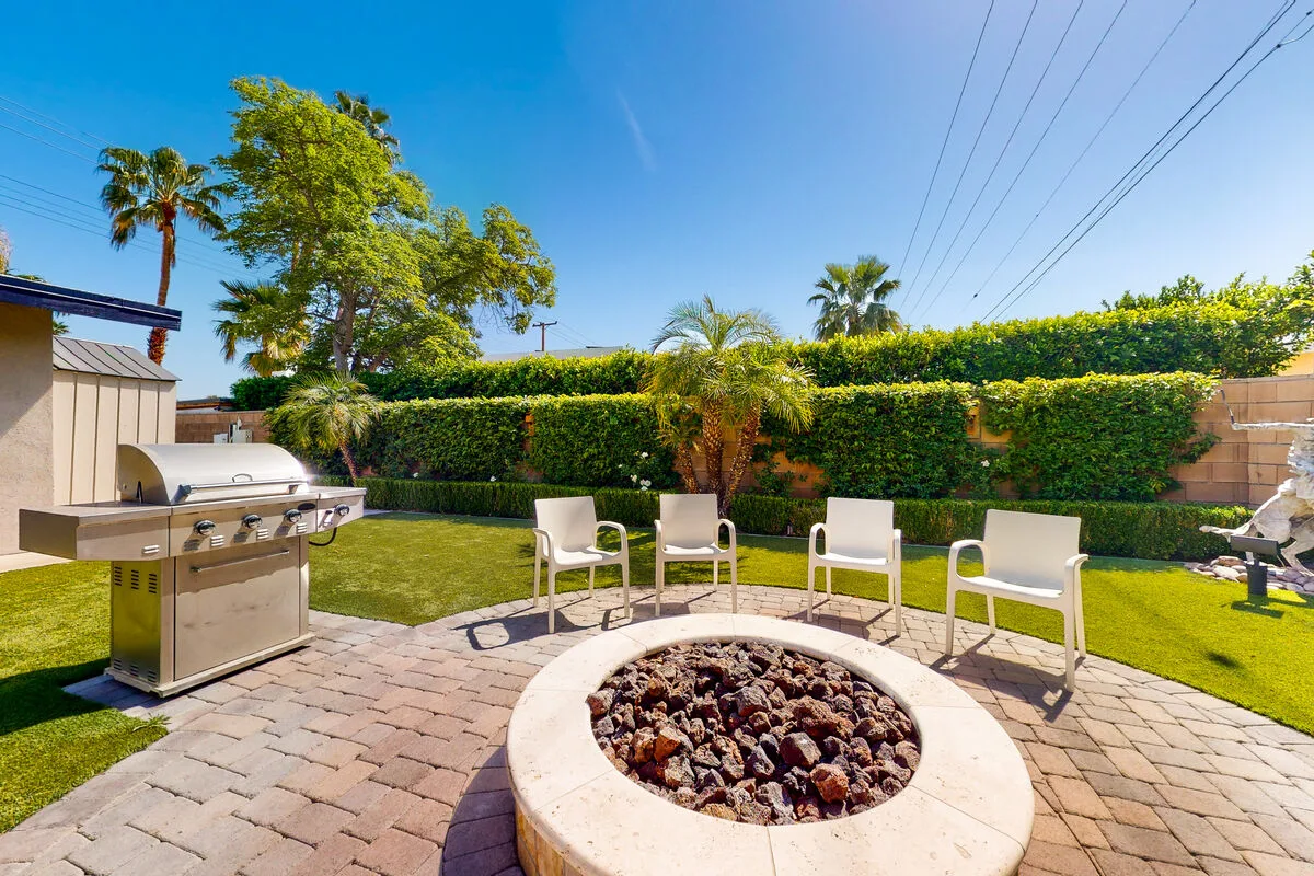 Sunny Dunes Oasis