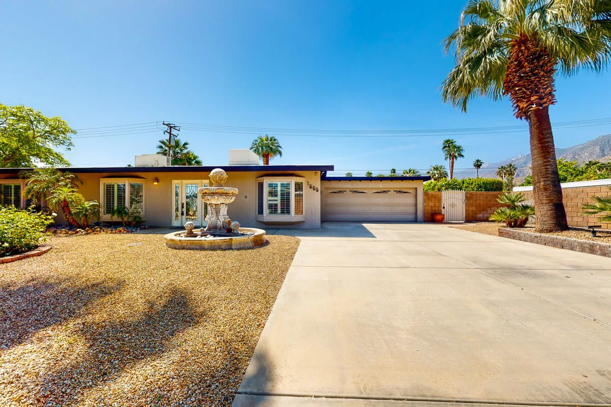 Sunny Dunes Oasis
