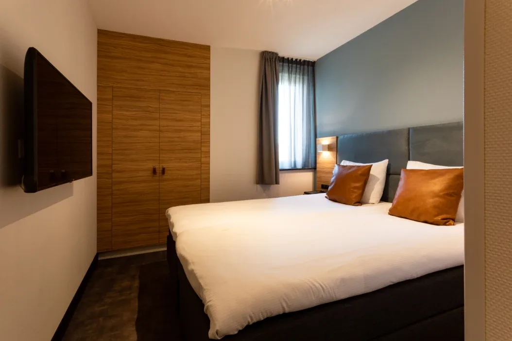 Small double room