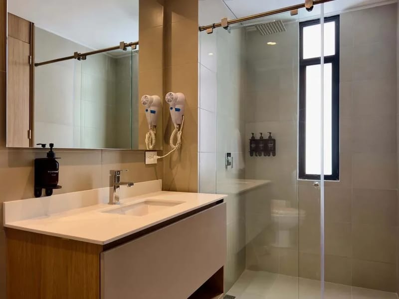 Modern 2BR in Santa Barbara w/ Balcony