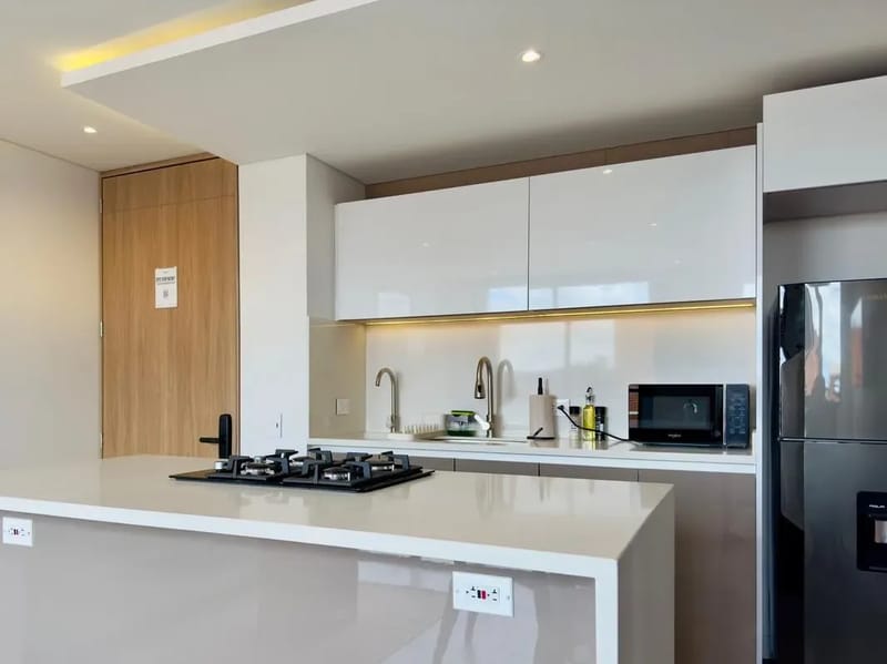 Modern 2BR in Santa Barbara w/ Balcony