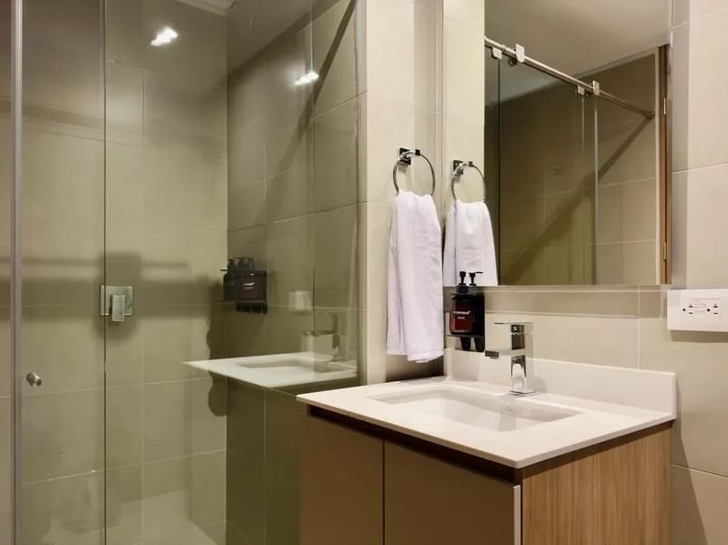 Modern 2BR in Santa Barbara w/ Balcony