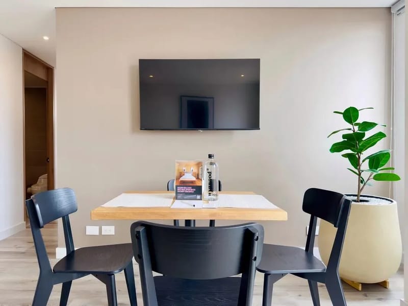Modern 2BR in Santa Barbara w/ Balcony