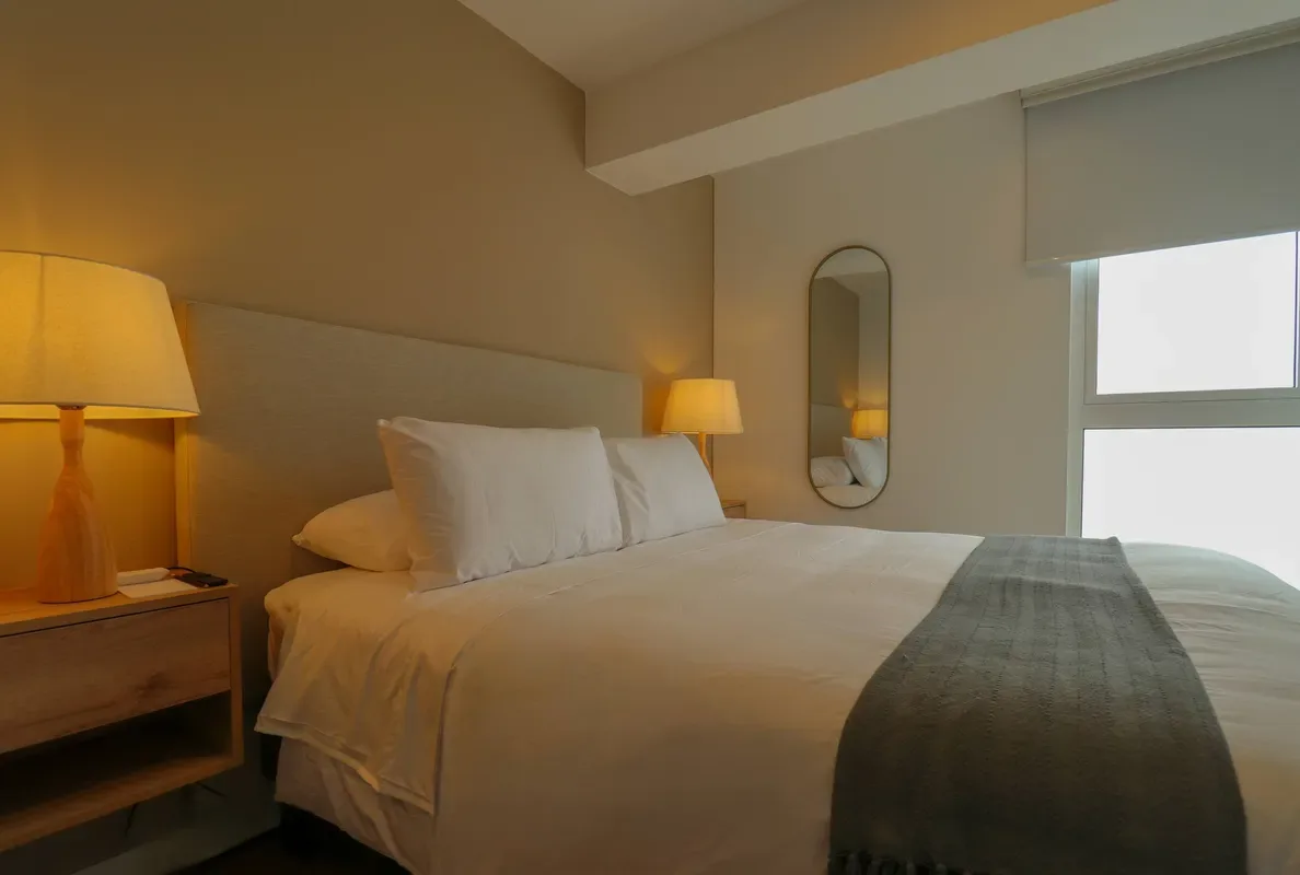 Luxury & Cozy 2BR w/ Balcony in Miraflores