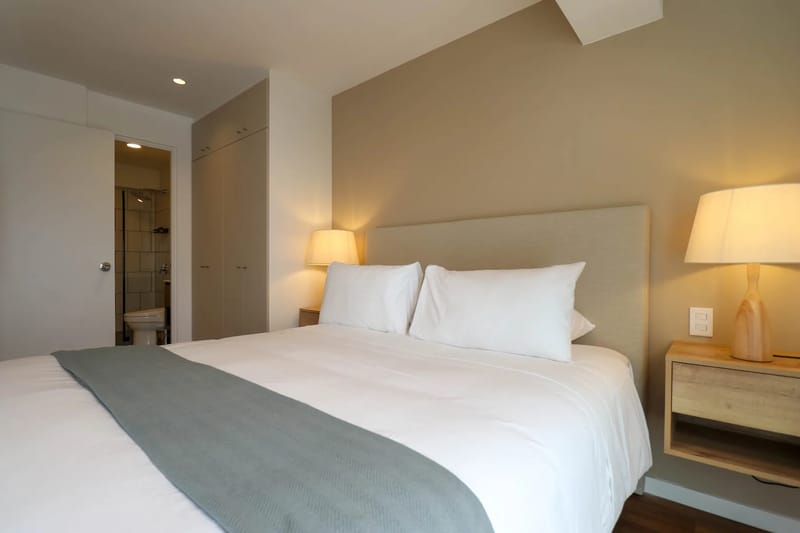 Luxury & Cozy 2BR w/ Balcony in Miraflores